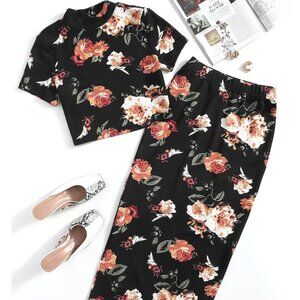 NEW! Sizes M or L Mock-Neck Floral Top & Skirt Set